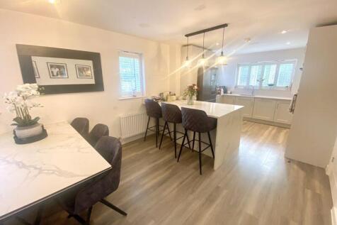 Kitchen/Dining Area