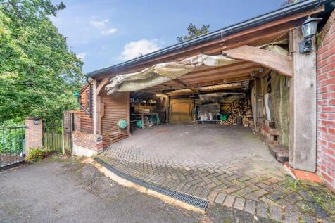 Barn/Carport