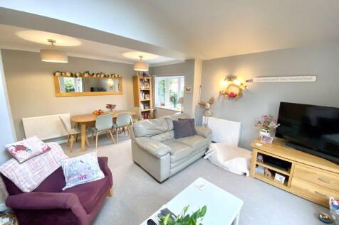Sitting and Dining Areas