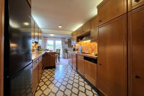 kitchen diner.jpg