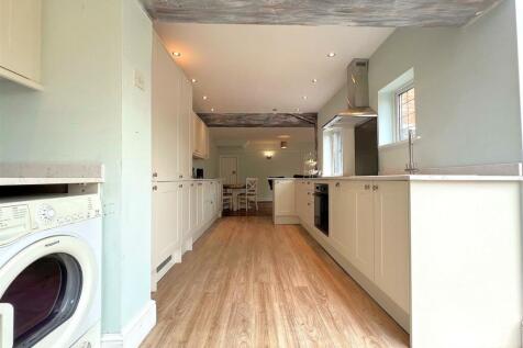 kitchen 1.jpg