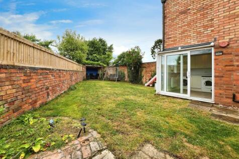 ee0992d5-rear 20garden.jpg