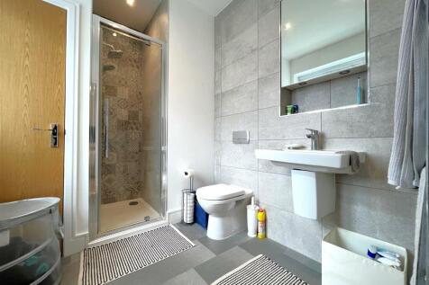 ensuite.jpg