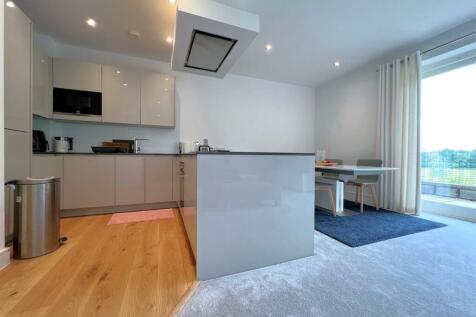 kitchen dining 3.jpg