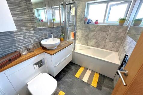bath room.jpg