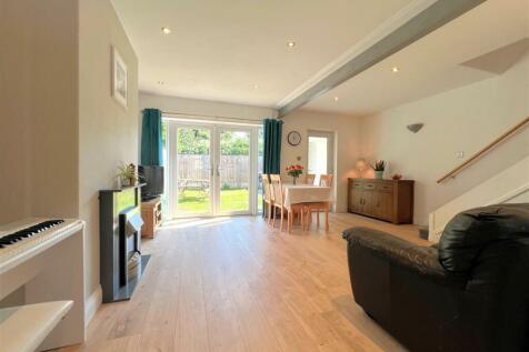 living room 1.jpg