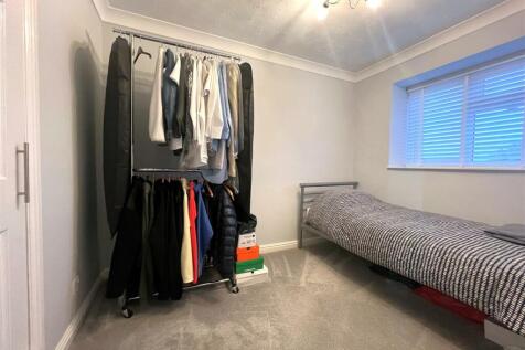 bed 2.jpg