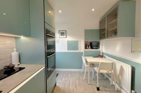 kitchen 3.jpg