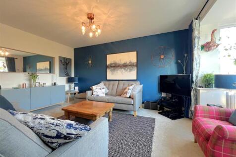 living room 0.jpg
