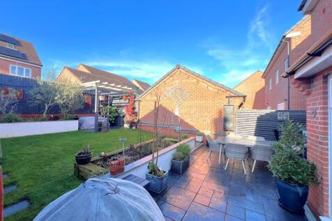 rear garden 3.jpg