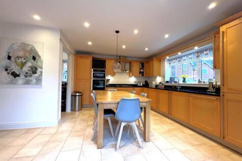 kitchen 3.jpg