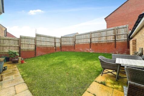 b47f4798-rear 20garden.jpg