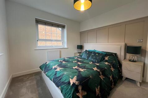 bed 2.jpg