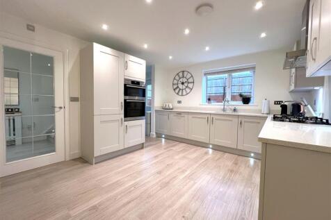 kitchen dining rm.jpg
