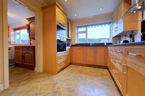 kitchen 2.jpg