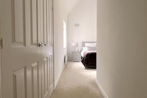 changing bed1.jpg