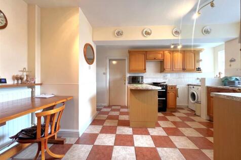 kitchen main.jpg