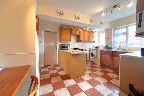 kitchen 1.jpg