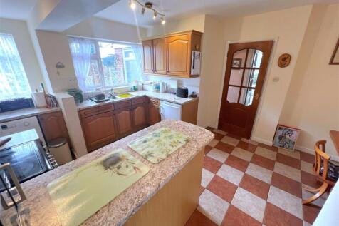 kitchen 2.jpg