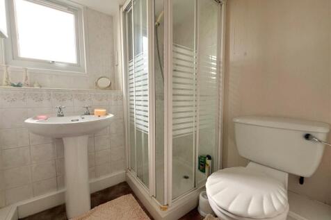ensuite.jpg