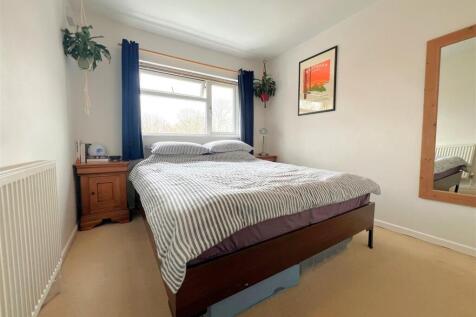 bed 1.jpg