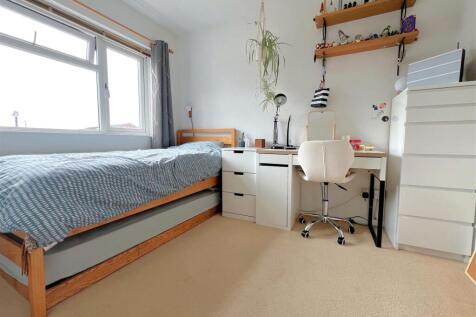 bed 3.jpg