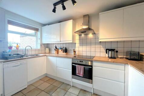 kitchen 2.jpg