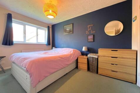 bed 1.jpg
