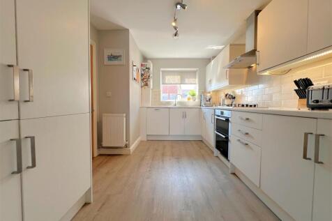 kitchen 2.jpg
