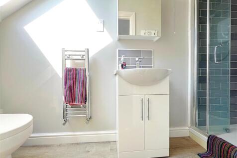 ensuite 2.jpg