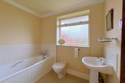 ensuite 1.jpg