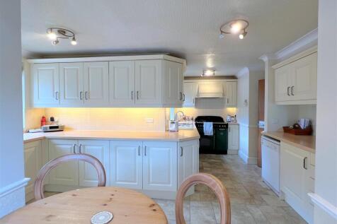 kitchen 1.jpg