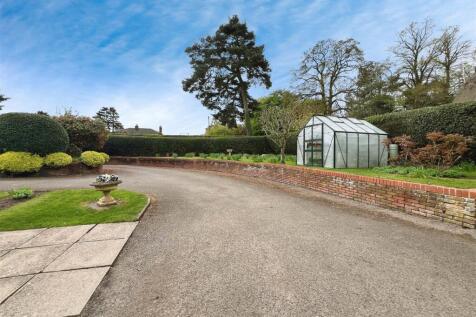 49a1ddd9-front 20of 20house.jpg