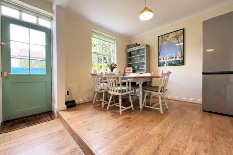 dining area of kitchen.jpg