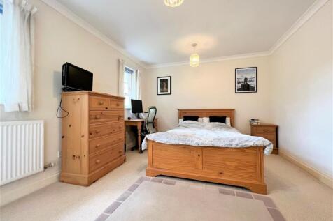 principal bedroom.jpg