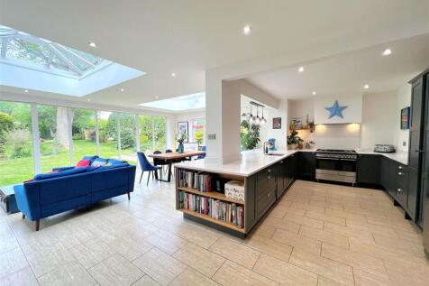 kitchen 1.jpg