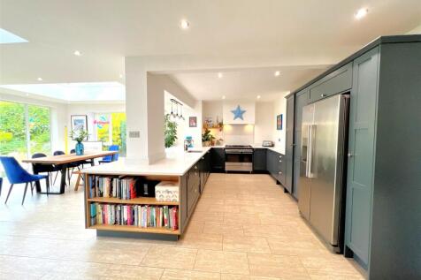 kitchen 2.jpg