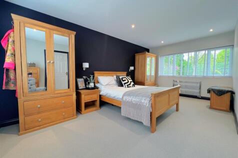 bed 1.jpg