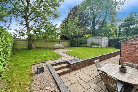 5d55eed5-rear 20garden 20L.jpg