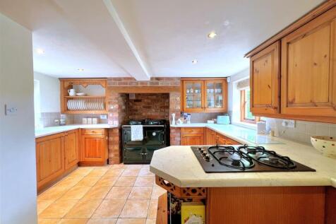 Kitchen 3 L.jpg