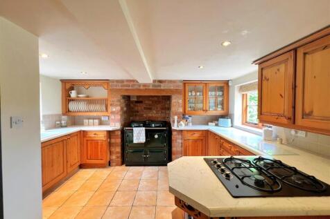 kitchen L.jpg