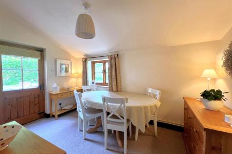 Breakfast Room 2.jpg