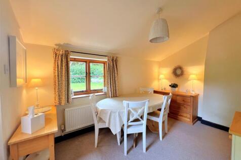 Breakfast Room.jpg