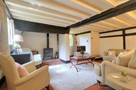 Living Room L.jpg