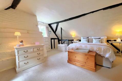 Bedroom 1.1 L.jpg