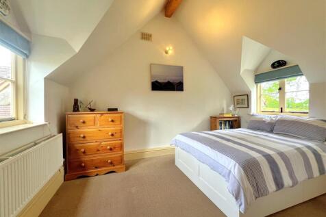 Bedroom 2 L.jpg