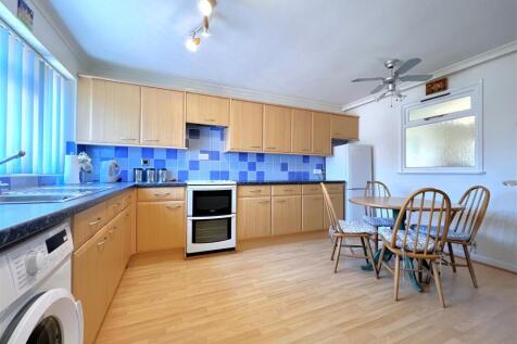 kitchen 1.jpg