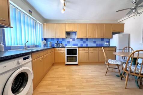 kitchen main.jpg