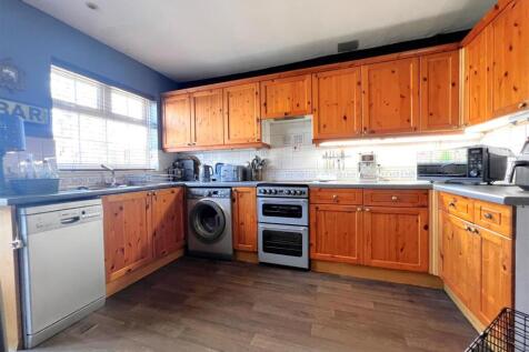 kitchen 2.jpg