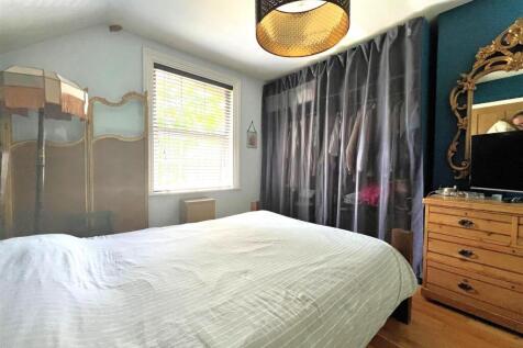 bed 2.1.jpg